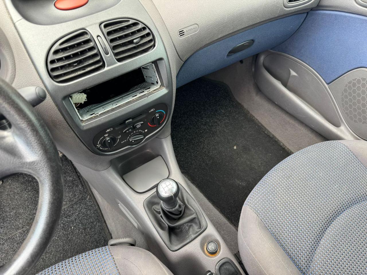 PEUGEOT 206 1.1 5p. Lee - 11
