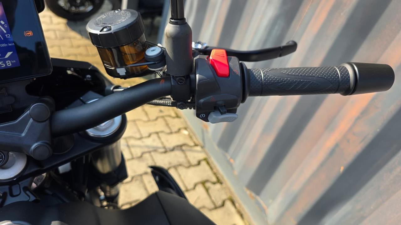 QJ MOTOR SRK 700 2024 - 16