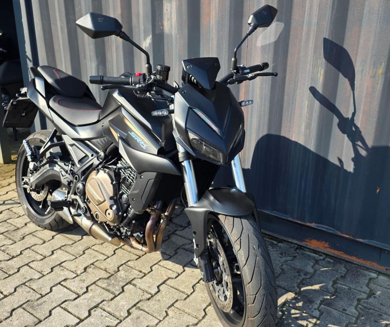 QJ MOTOR SRK 700 2024 - 4