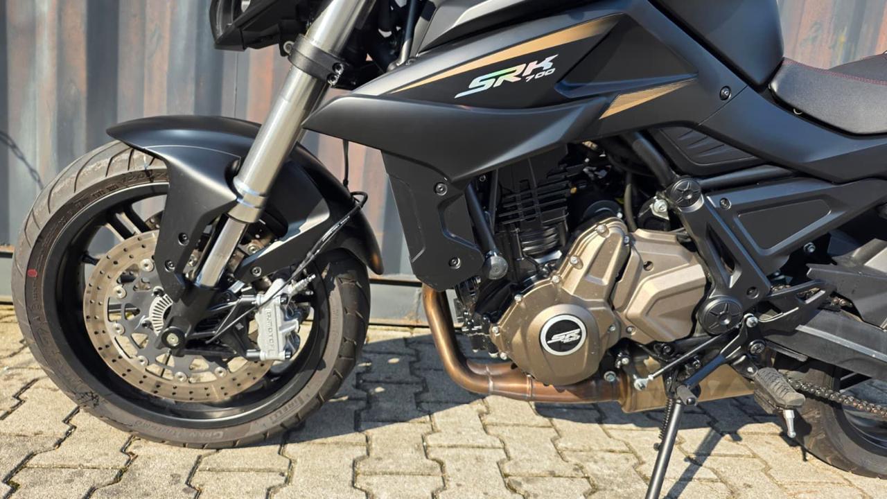 QJ MOTOR SRK 700 2024 - 13