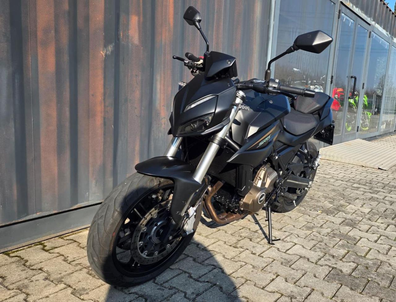 QJ MOTOR SRK 700 2024 - 5