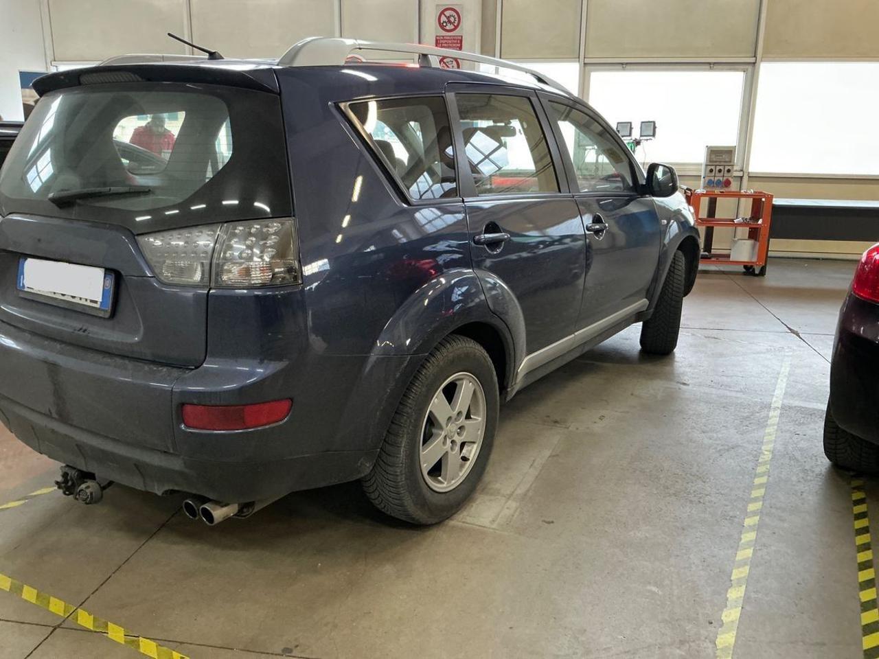 MITSUBISHI Outlander 2.0 DI-D Intense DPF - 2