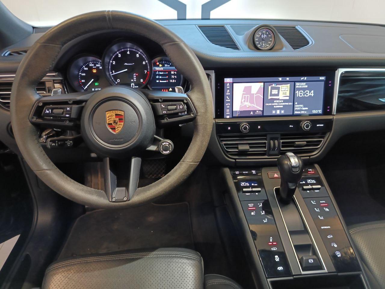 PORSCHE Macan 2.0 T - 11