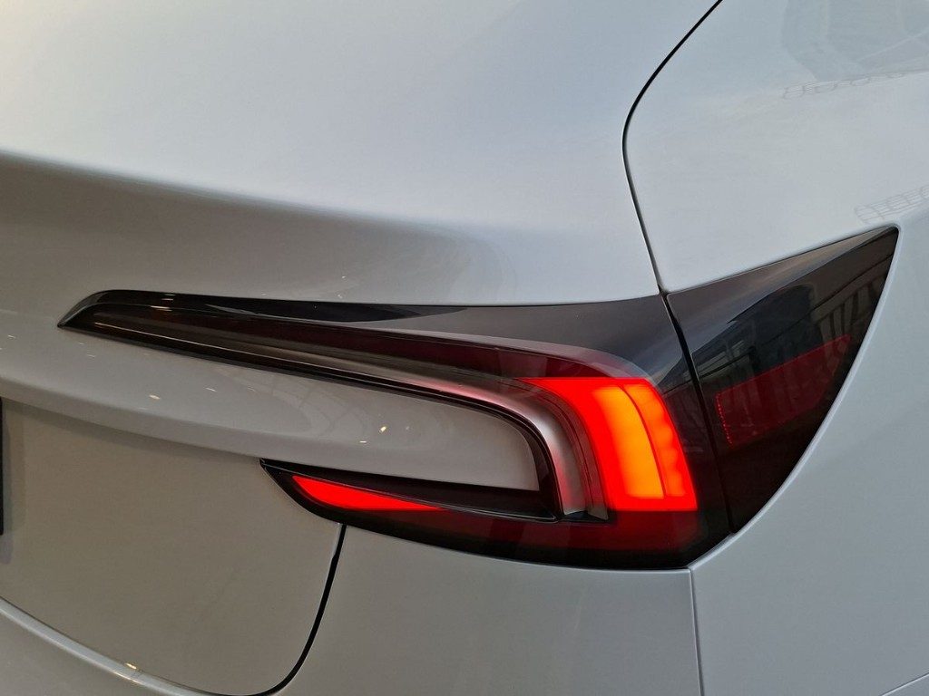 TESLA Model 3 NV35 RWD Premium Aut. - 6