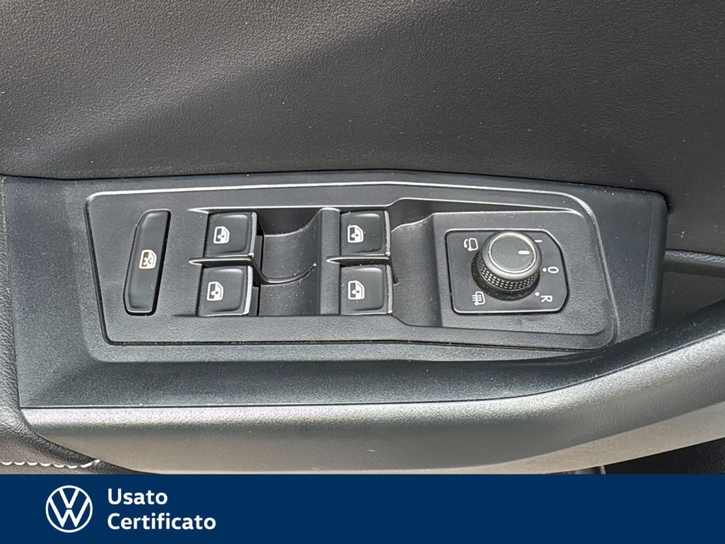 VOLKSWAGEN T-Roc 1.5 tsi r-line dsg - 13