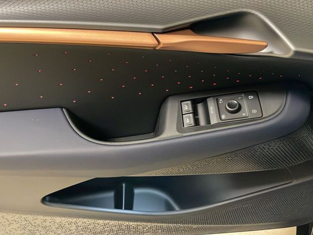 CUPRA Tavascan 77kwh endurance immersive rwd - 17