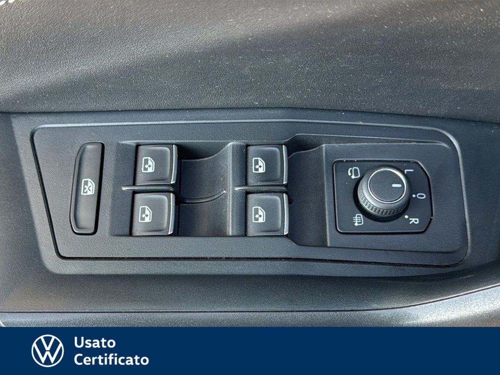 VOLKSWAGEN T-Roc 1.0 tsi style 110cv - 12