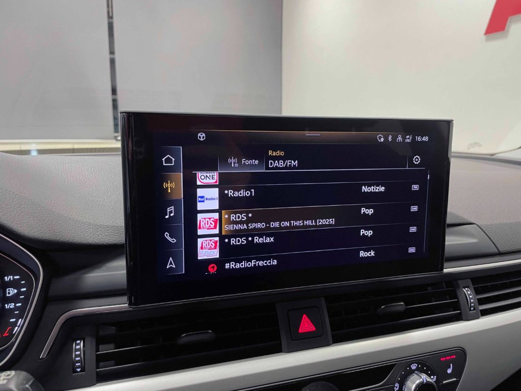 AUDI A4 AVANT 35 TDI/163 CV S TRONIC SPORT- IVA DEDUCIBILE - 23