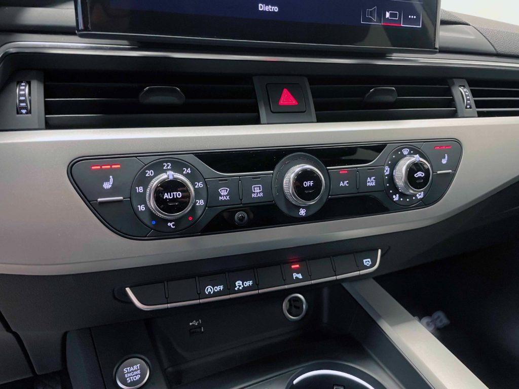 AUDI A4 AVANT 35 TDI/163 CV S TRONIC SPORT- IVA DEDUCIBILE - 28