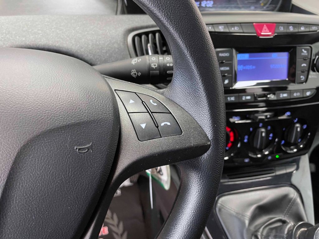 LANCIA Ypsilon 1.0 FIREFLY HYBRID SILVER - IVA DEDUCIBILE - 17