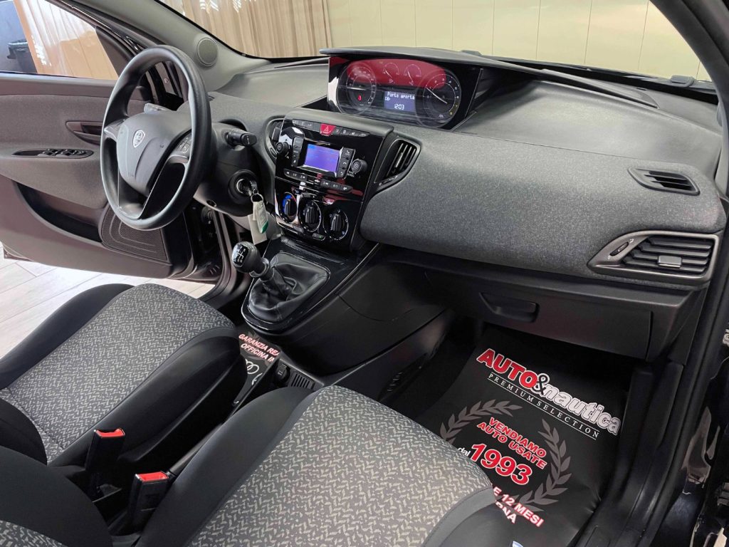 LANCIA Ypsilon 1.0 FIREFLY HYBRID SILVER - IVA DEDUCIBILE - 23