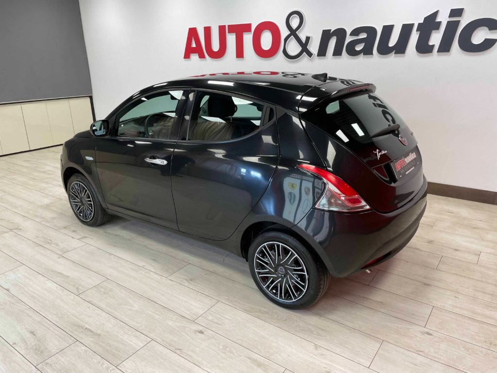 LANCIA Ypsilon 1.0 FIREFLY HYBRID SILVER - IVA DEDUCIBILE - 34