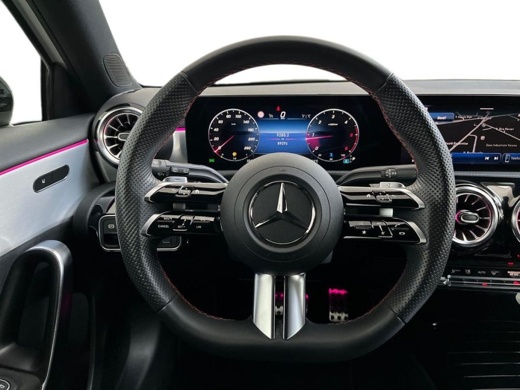 MERCEDES-BENZ A 180 d Automatic AMG Line Premium - 11