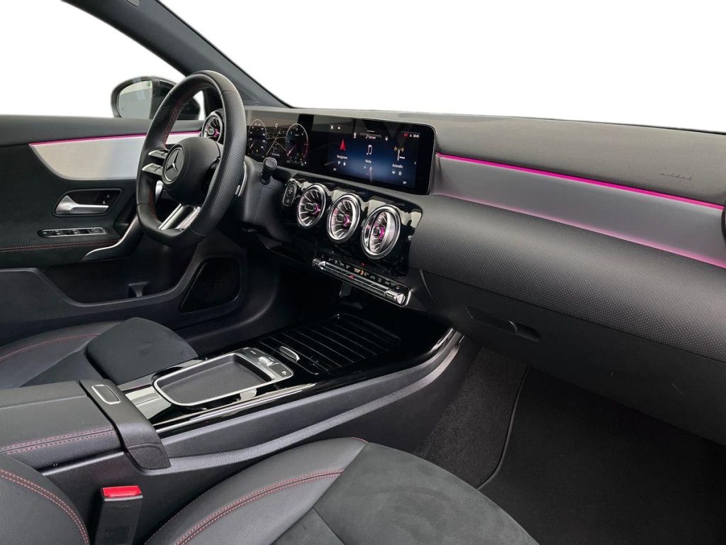 MERCEDES-BENZ A 180 d Automatic AMG Line Premium - 16