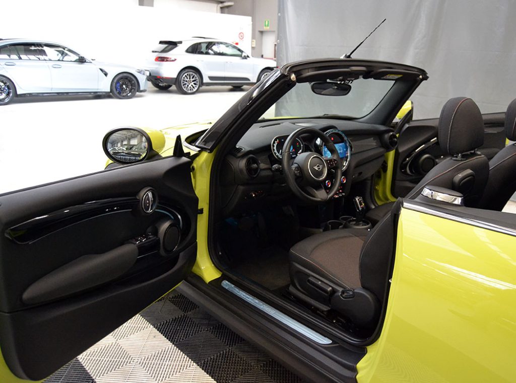 MINI Cabrio 1.5 Cooper Essential Cabrio Unico Proprietario ** - 2