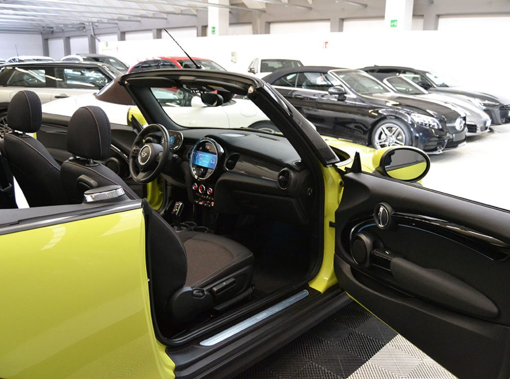 MINI Cabrio 1.5 Cooper Essential Cabrio Unico Proprietario ** - 3