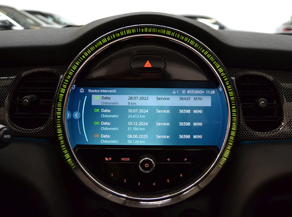 MINI Cabrio 1.5 Cooper Essential Cabrio Unico Proprietario ** - 8