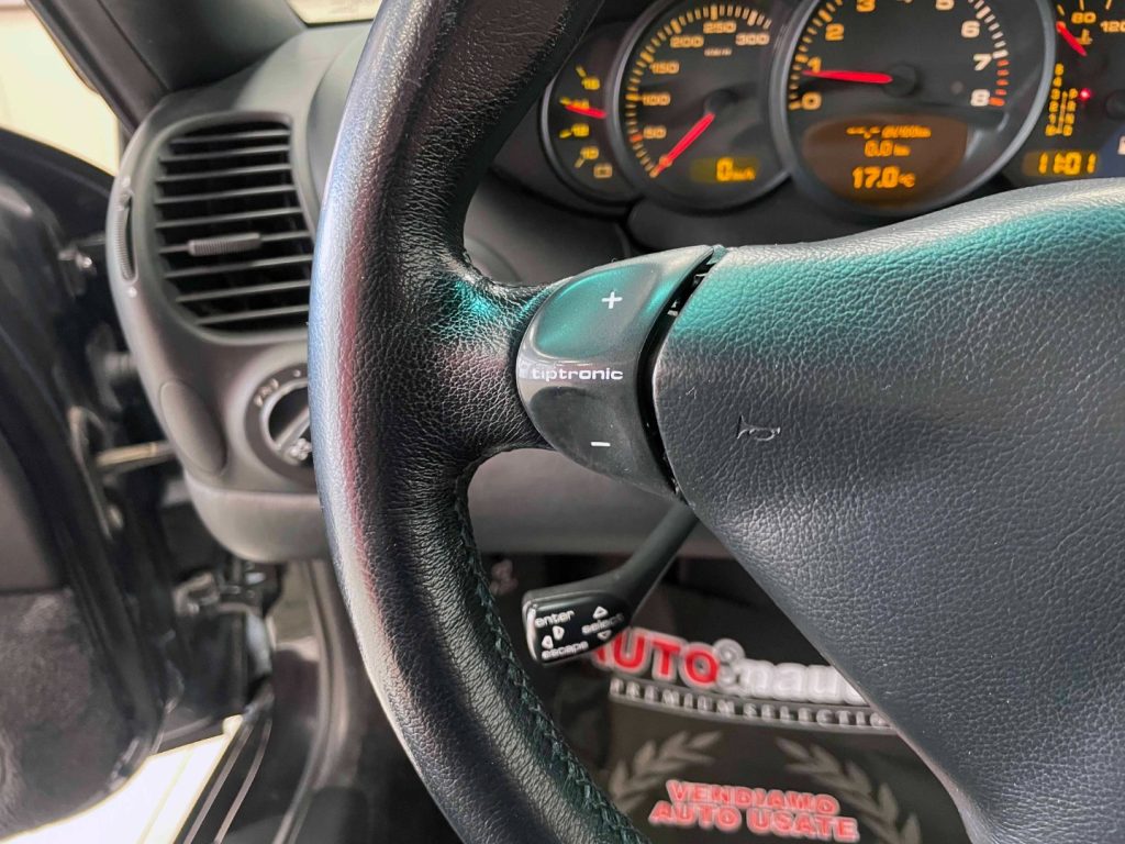 PORSCHE 911 CARRERA 996 C2 COUPE - 40