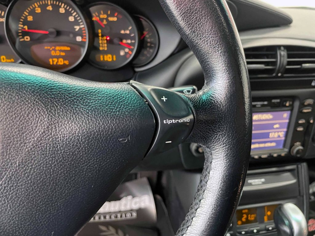 PORSCHE 911 CARRERA 996 C2 COUPE - 41