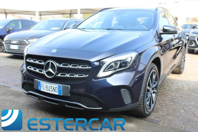 MERCEDES-BENZ GLA 180 Blu metallizzato