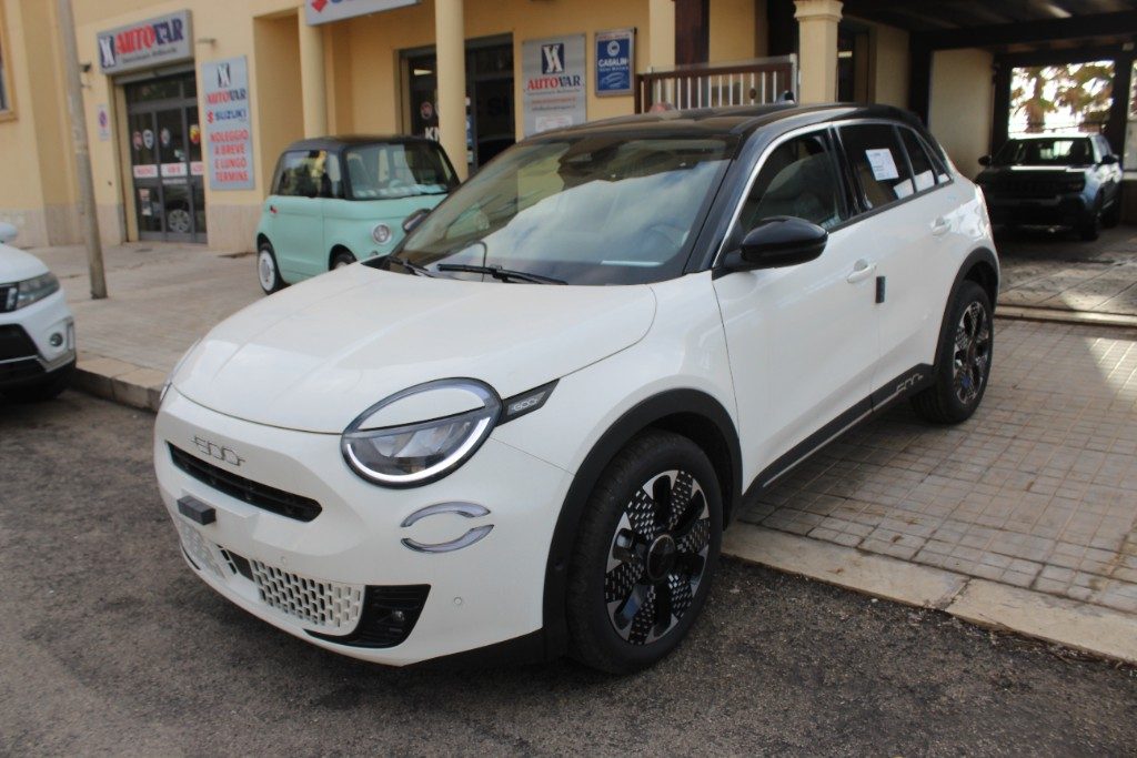 FIAT 600 Hybrid 110 CV DCT MHEV La Prima  -KM0