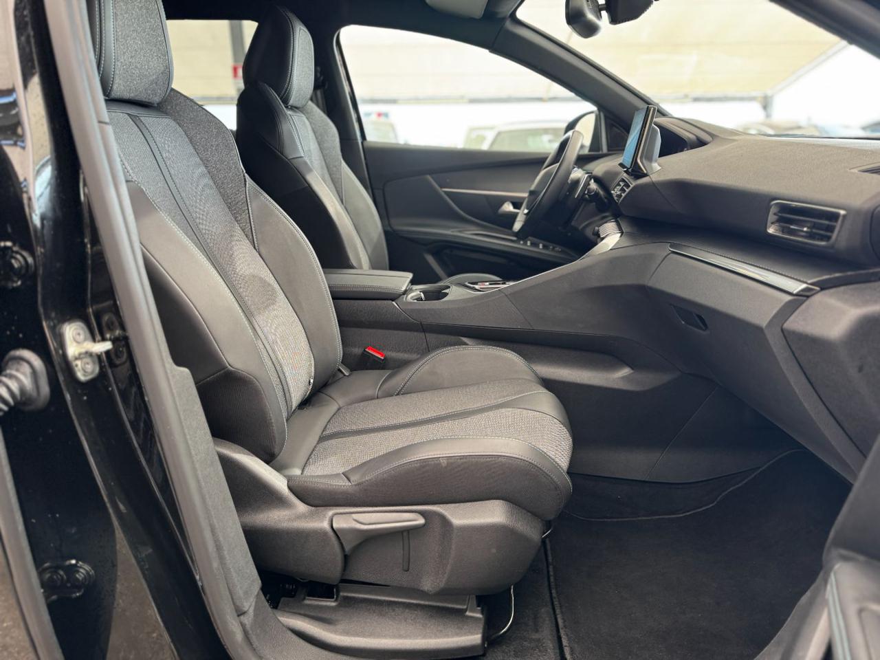 PEUGEOT 3008 BlueHDi 130cv EAT8 Allure Pack - 11