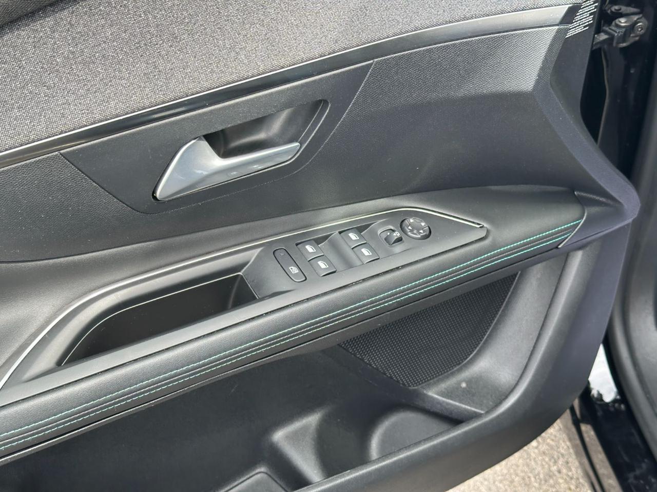 PEUGEOT 3008 BlueHDi 130cv EAT8 Allure Pack - 26