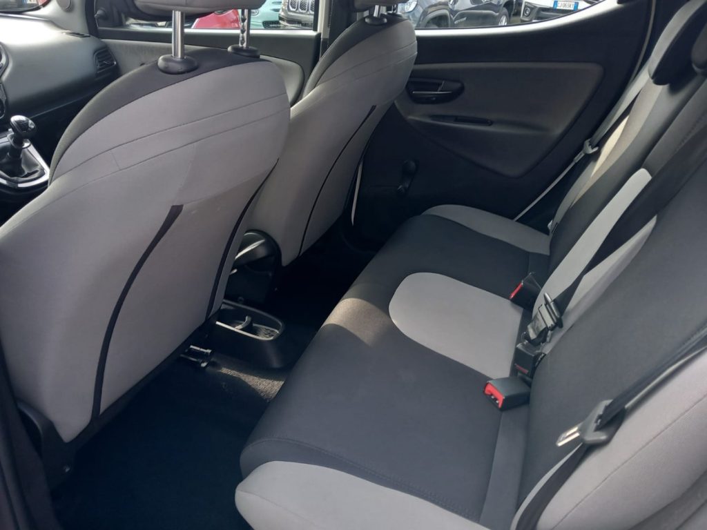 LANCIA Ypsilon 1.2 69 CV 5 porte Silver - 13