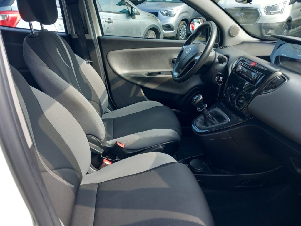 LANCIA Ypsilon 1.2 69 CV 5 porte Silver - 15