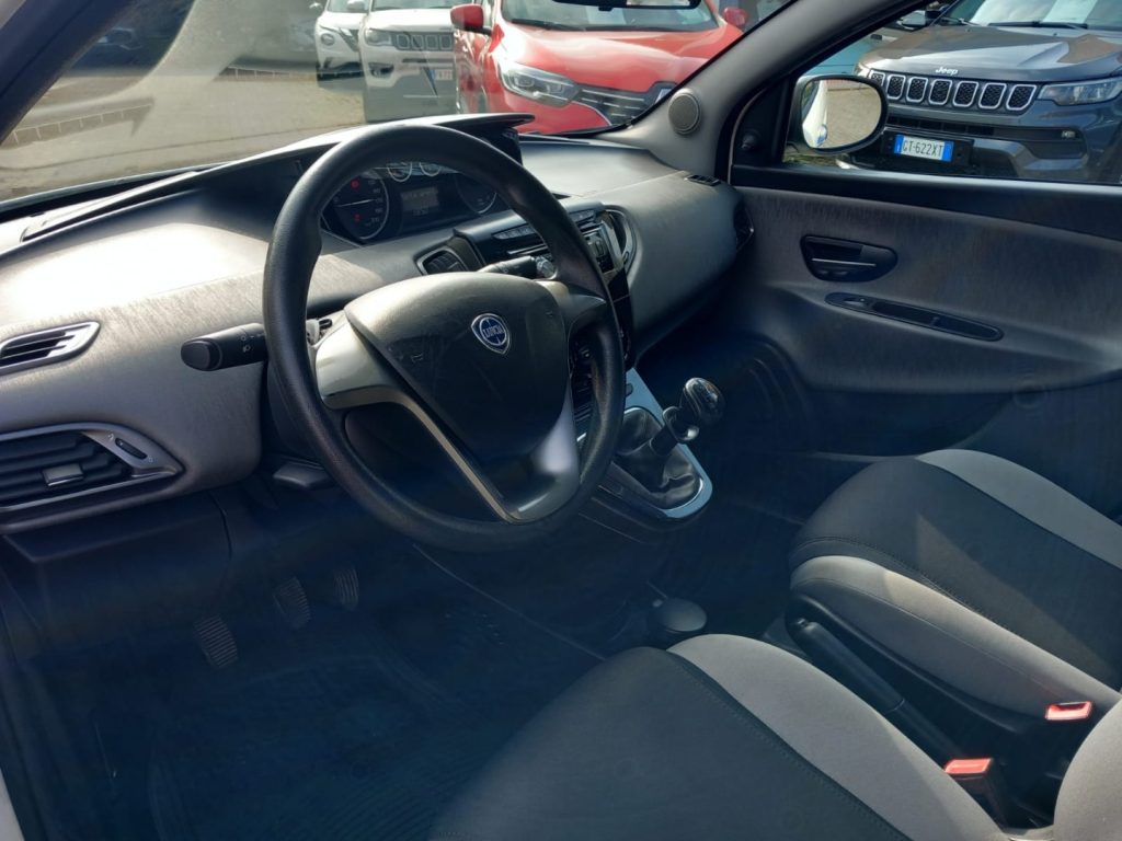 LANCIA Ypsilon 1.2 69 CV 5 porte Silver - 12