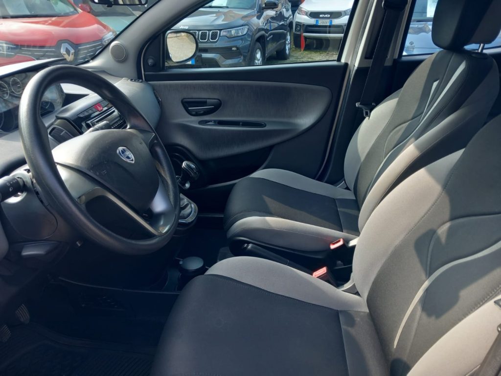 LANCIA Ypsilon 1.2 69 CV 5 porte Silver - 11