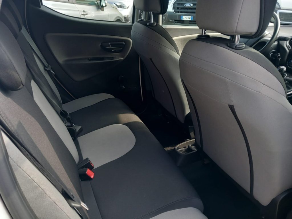 LANCIA Ypsilon 1.2 69 CV 5 porte Silver - 14