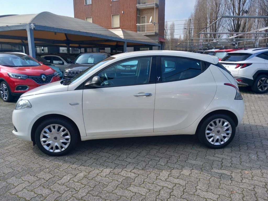 LANCIA Ypsilon 1.2 69 CV 5 porte Silver - 6