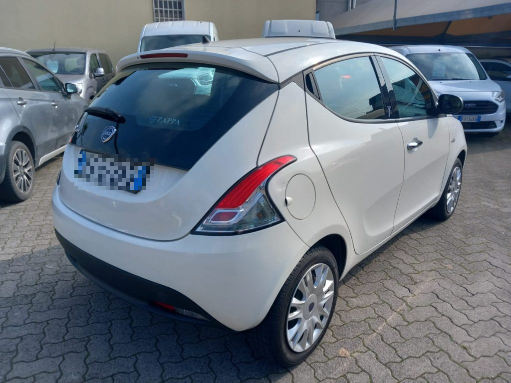 LANCIA Ypsilon 1.2 69 CV 5 porte Silver - 5