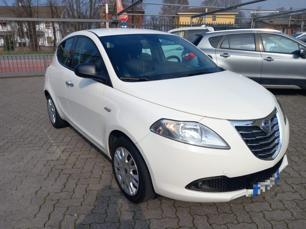 LANCIA Ypsilon 1.2 69 CV 5 porte Silver - 4