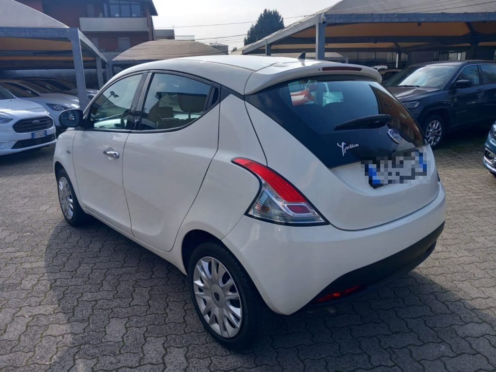 LANCIA Ypsilon 1.2 69 CV 5 porte Silver - 2