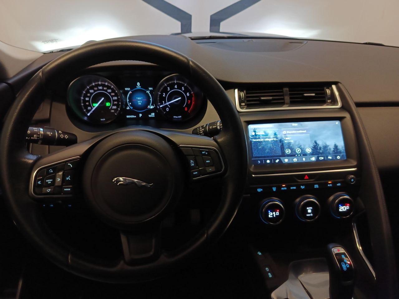 JAGUAR E-Pace 2.0 AWD aut. HSE - 11