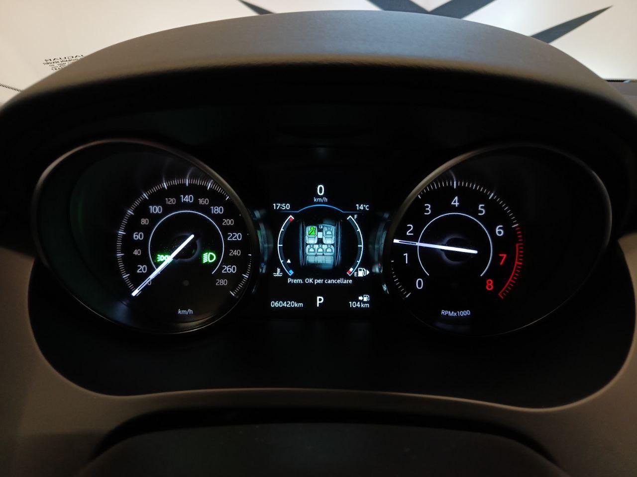 JAGUAR E-Pace 2.0 AWD aut. HSE - 12