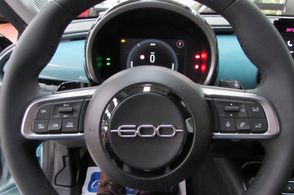 FIAT 600 Hybrid 145 CV DCT MHEV - 12