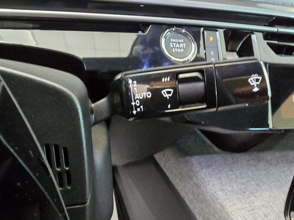 PEUGEOT 3008 Hybrid 145CV e-DCS6 Allure - 14