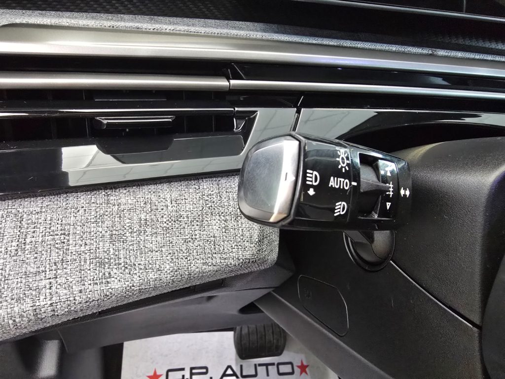 PEUGEOT 3008 Hybrid 145CV e-DCS6 Allure - 15