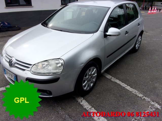VOLKSWAGEN Golf Argento metallizzato