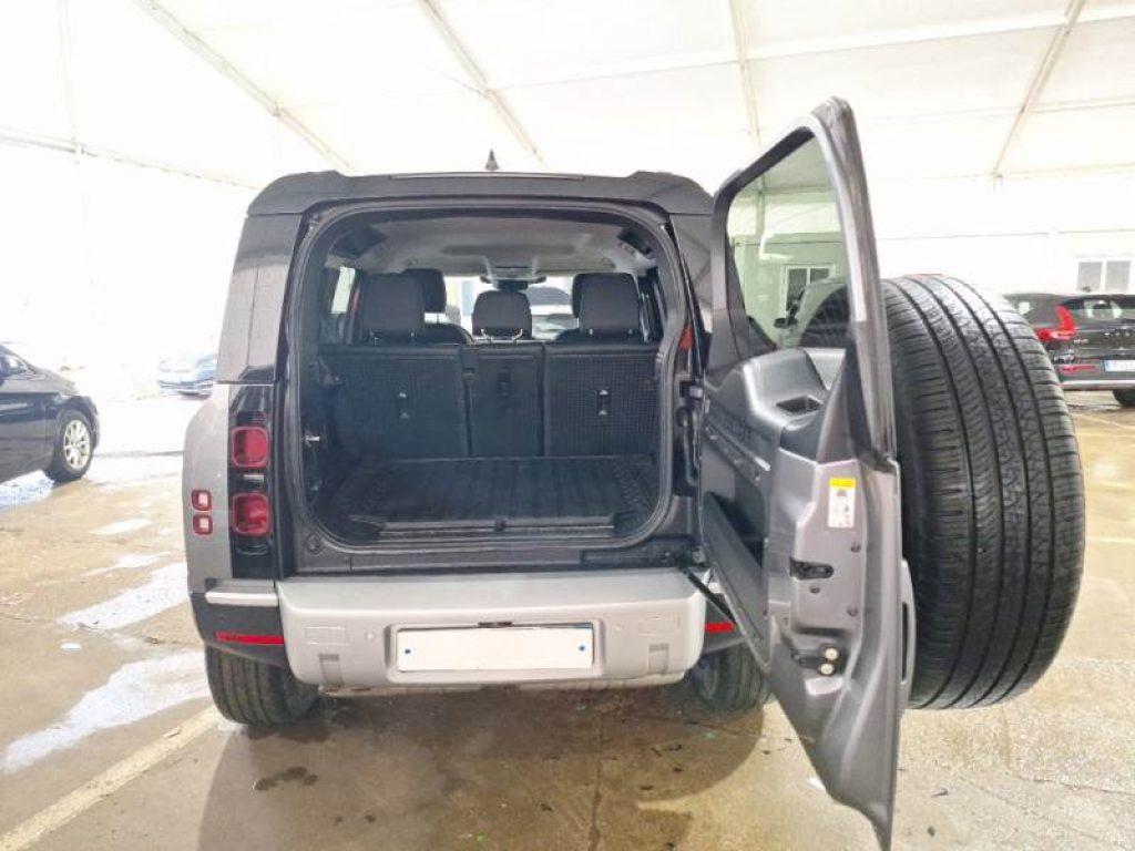 LAND ROVER Defender 110 3.0D I6 250 CV AWD Auto SE - 12