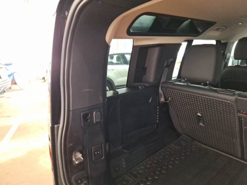 LAND ROVER Defender 110 3.0D I6 250 CV AWD Auto SE - 11