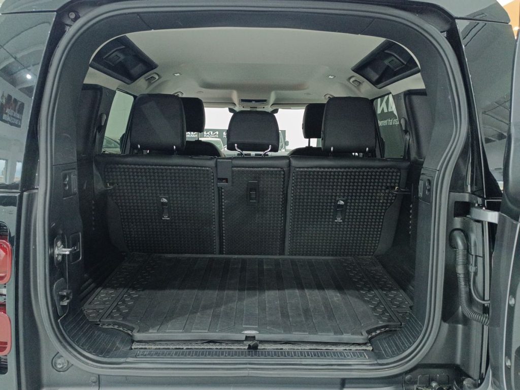 LAND ROVER Defender 110 3.0D I6 250 CV AWD Auto SE - 12