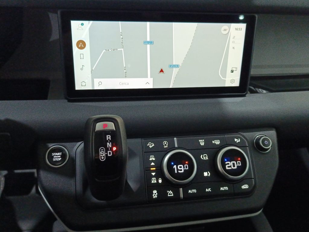 LAND ROVER Defender 110 3.0D I6 250 CV AWD Auto SE - 16