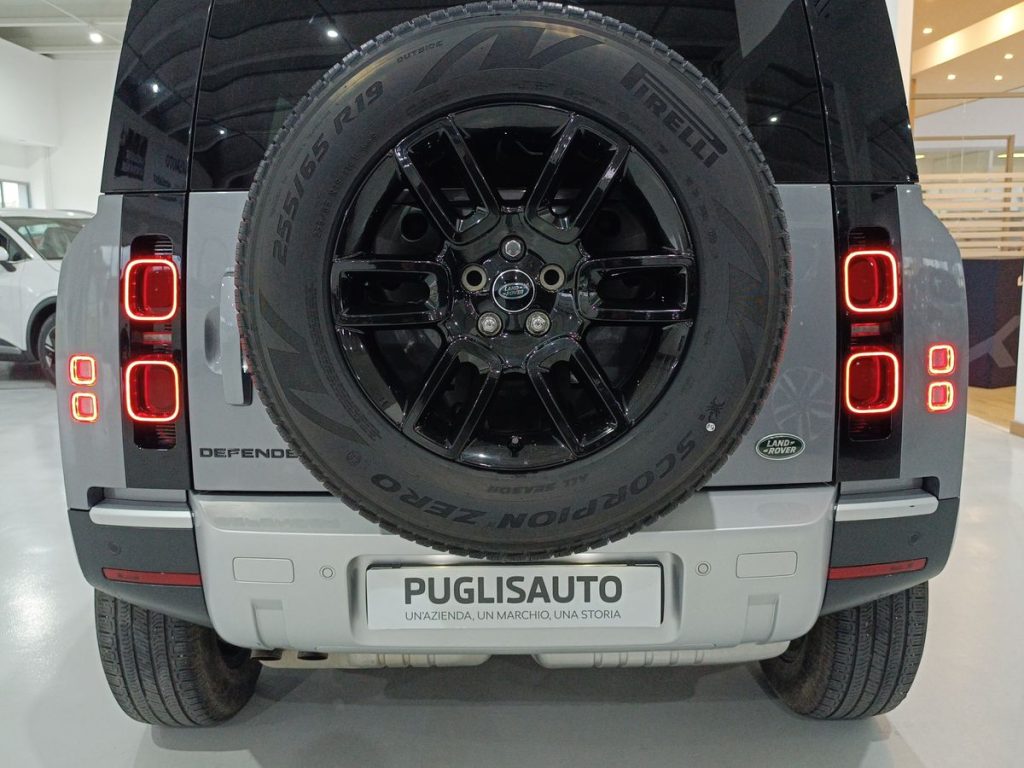 LAND ROVER Defender 110 3.0D I6 250 CV AWD Auto SE - 25
