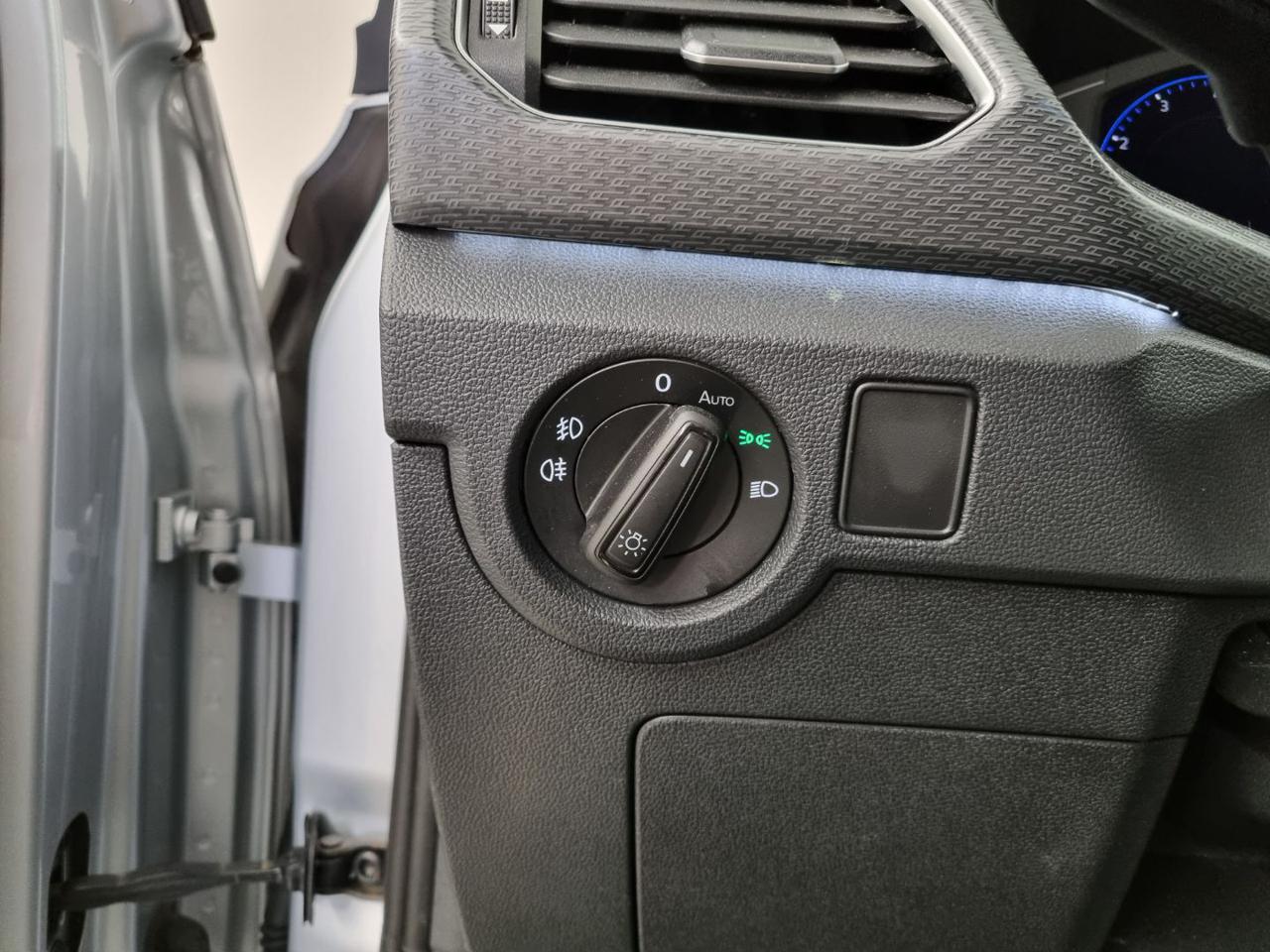 VOLKSWAGEN T-Cross 1.5 TSI DSG Advanced - 27