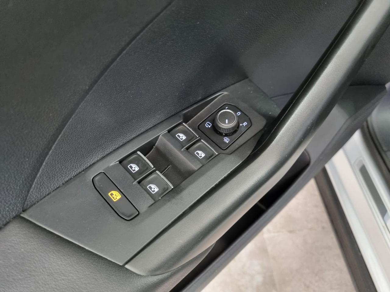 VOLKSWAGEN T-Cross 1.5 TSI DSG Advanced - 25