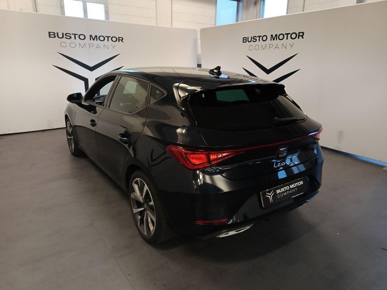 SEAT Leon Sportstourer 1.5 eTSI 150 CV DSG FR - 4